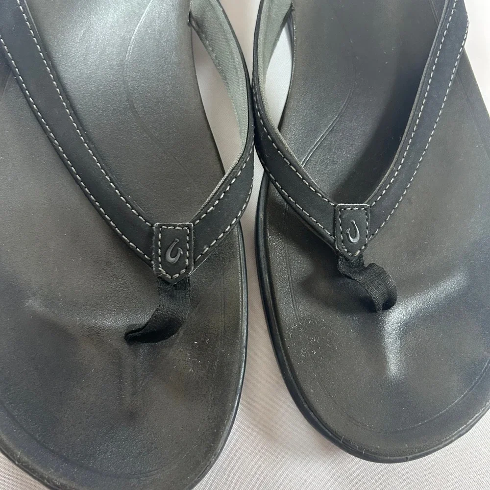 OluKai Ho'opio Sandals Womens 10 Black Water-Resistant Comfort Flip Flops Casual